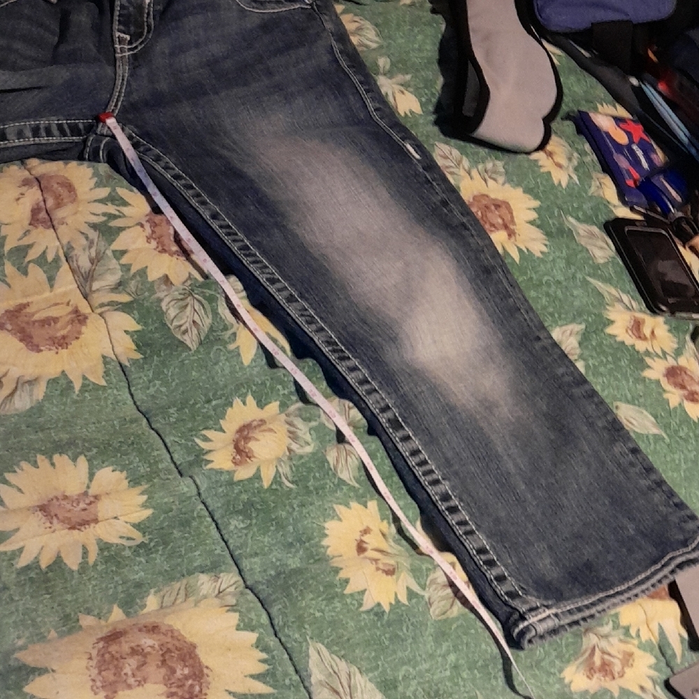 Vigoss Blue Cropped Ankle Jeans with Vintage Faded Style - Picture 11 of 12